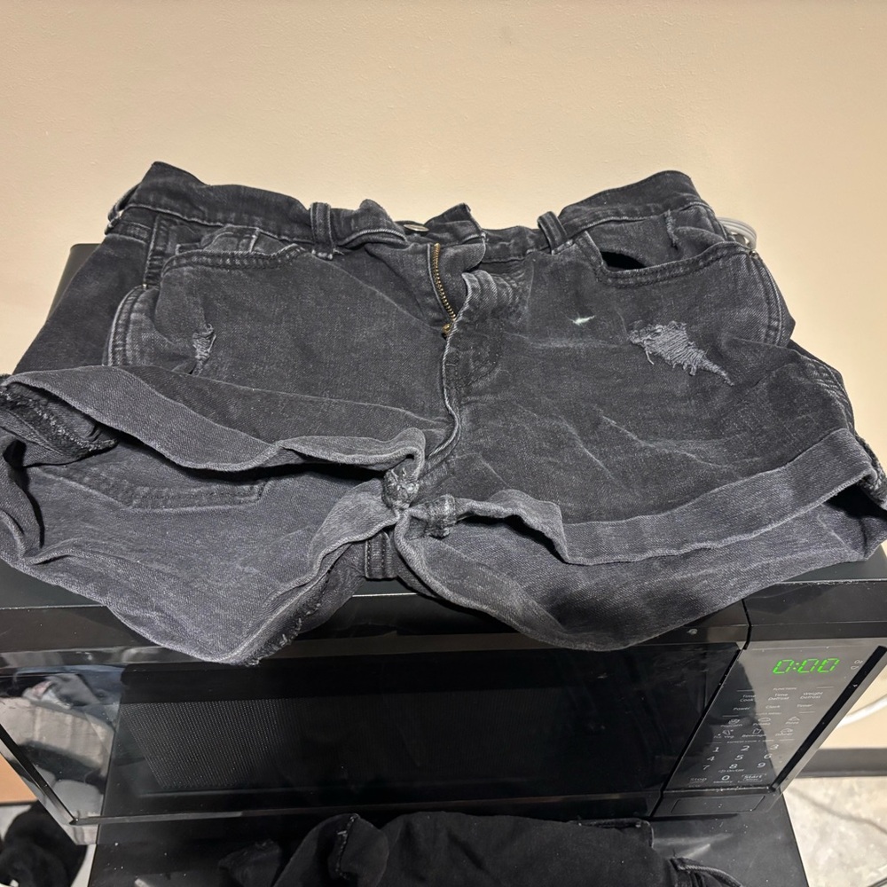 Black boyfriend shorts